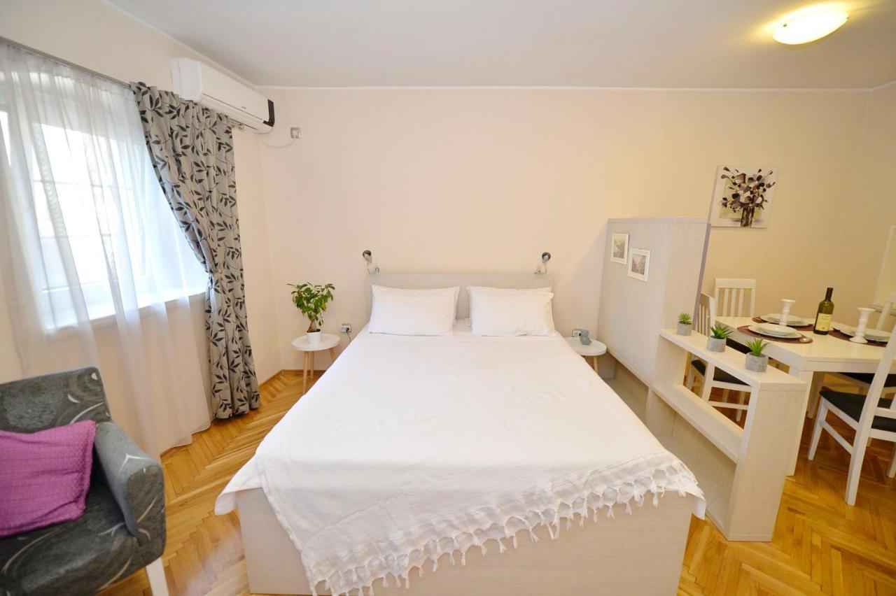 Apartment Filip Kotor Bagian luar foto