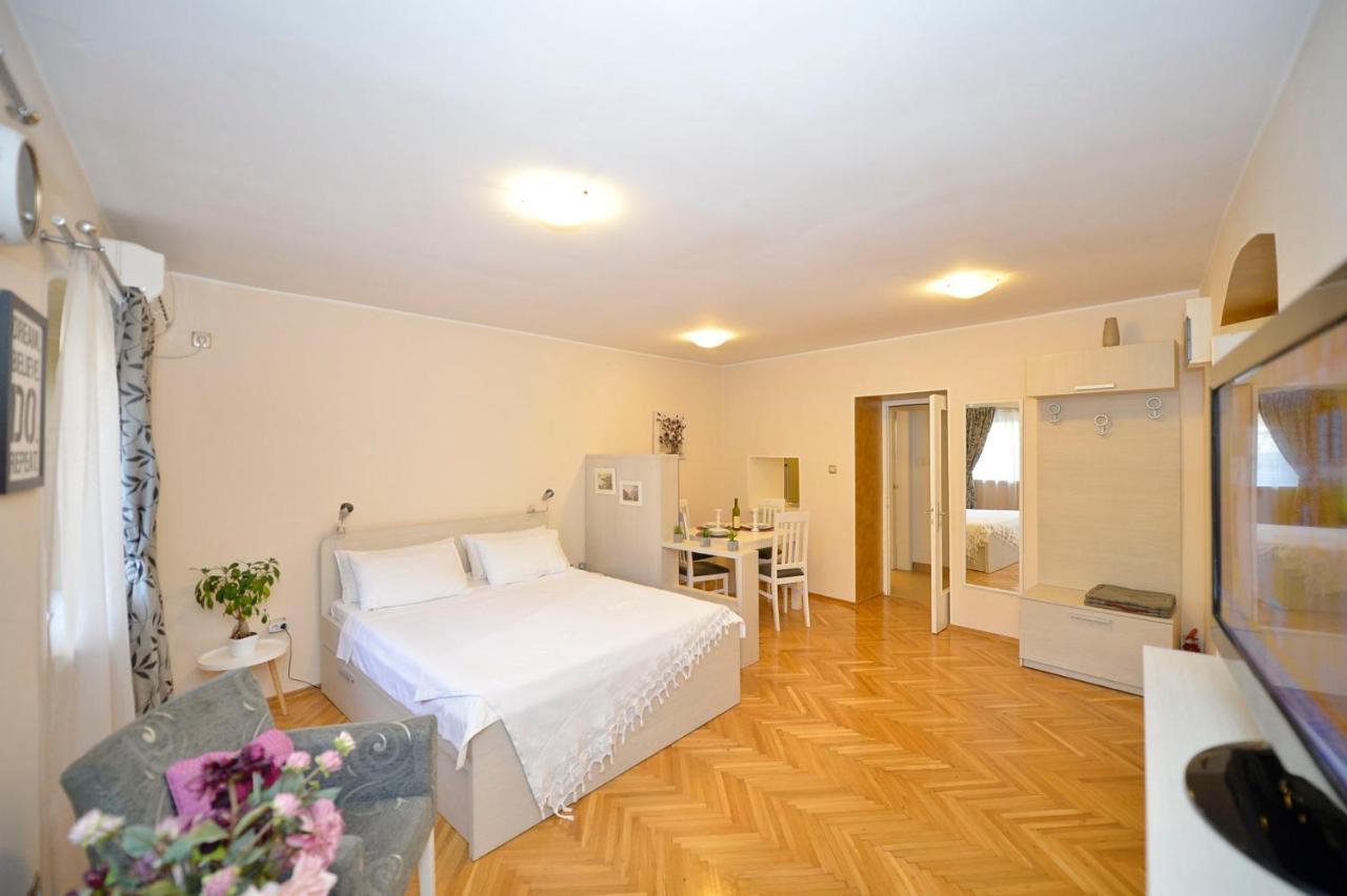 Apartment Filip Kotor Bagian luar foto